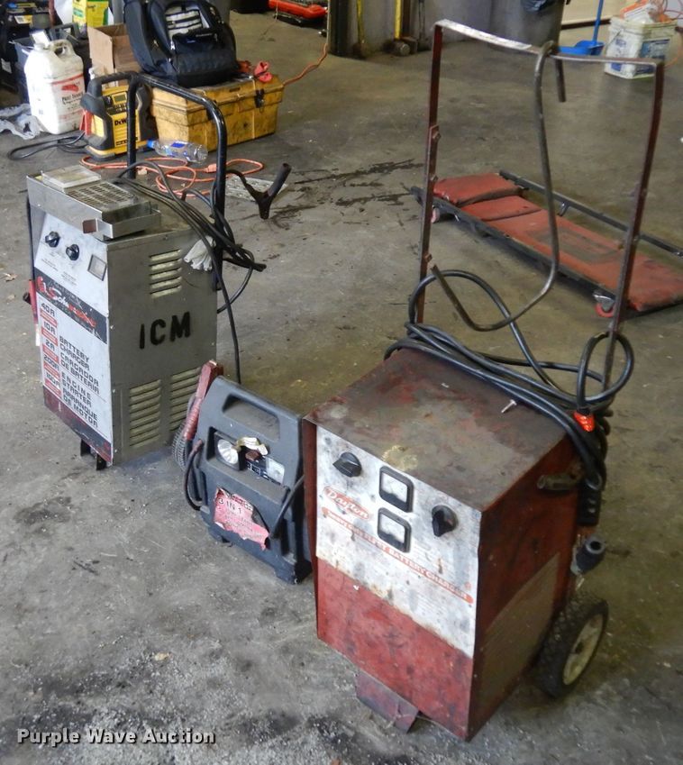 image for item GY9159 Battery chargers