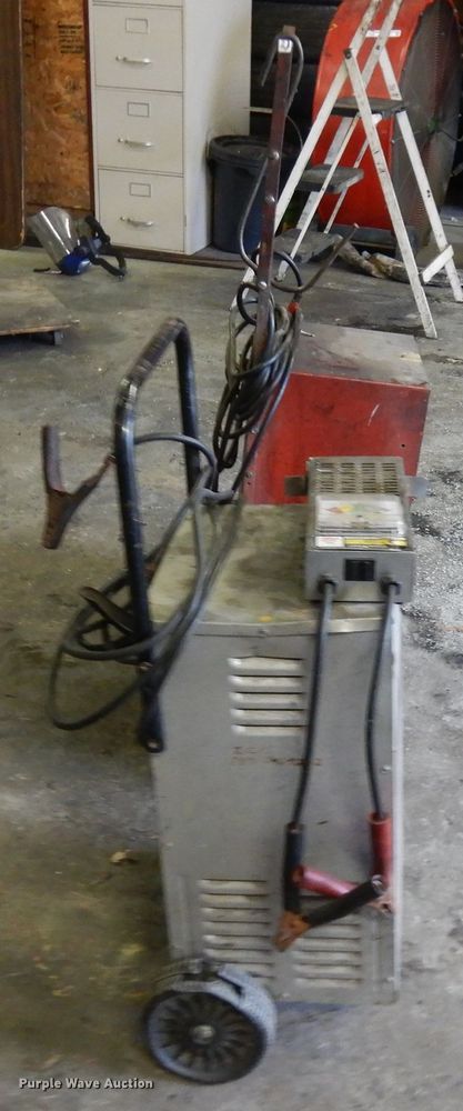 image for item GY9159 Battery chargers