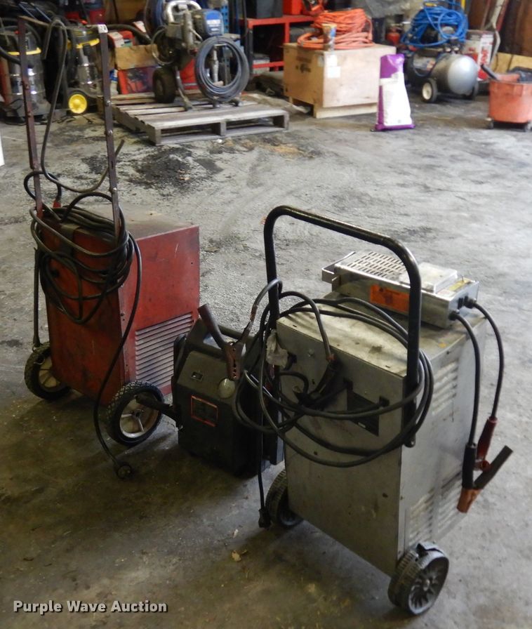 image for item GY9159 Battery chargers