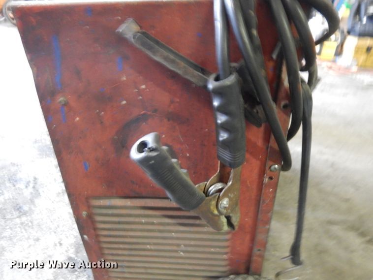 image for item GY9159 Battery chargers