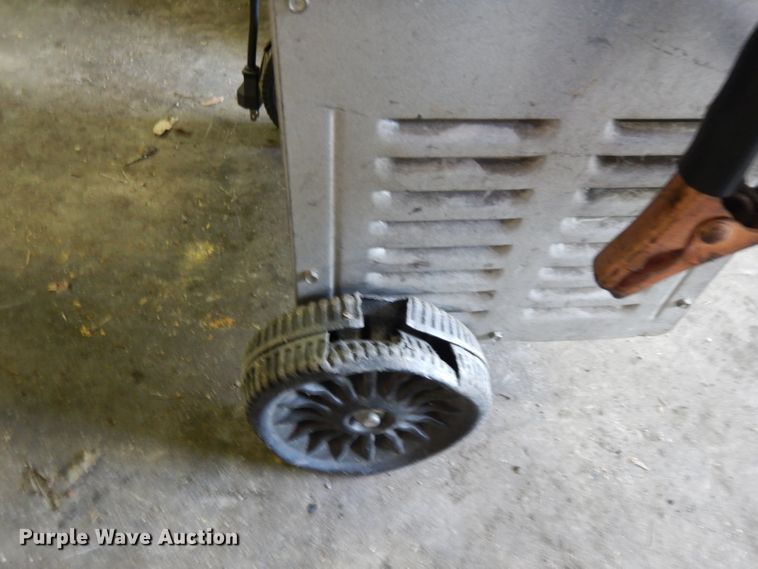 image for item GY9159 Battery chargers