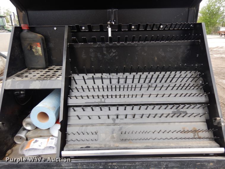 image for item GY9174 2002 Chevrolet Silverado 2500HD  Ext. Cab flatbed pickup truck