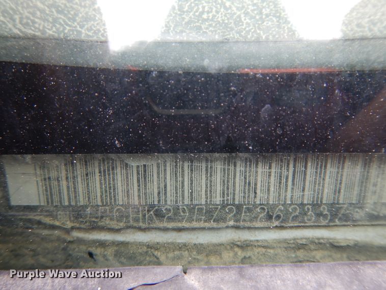 image for item GY9174 2002 Chevrolet Silverado 2500HD  Ext. Cab flatbed pickup truck