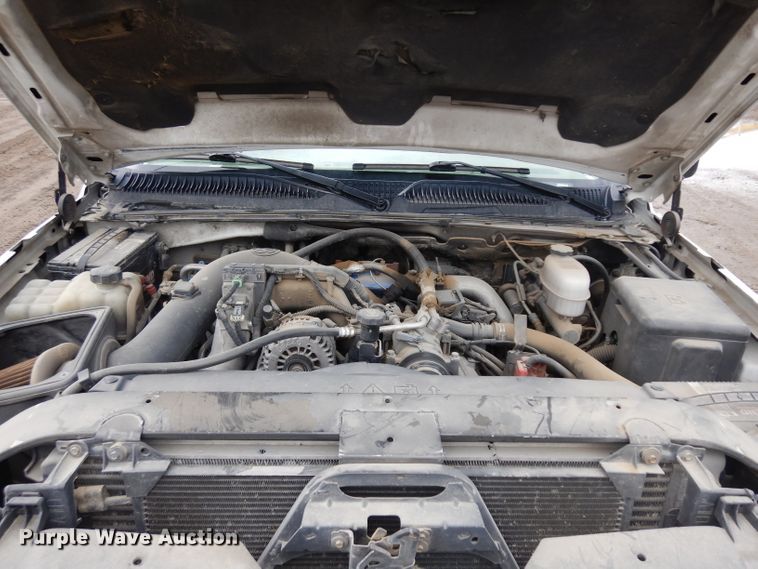 image for item GY9175 2006 Chevrolet Silverado 2500HD Crew Cab truck chassis