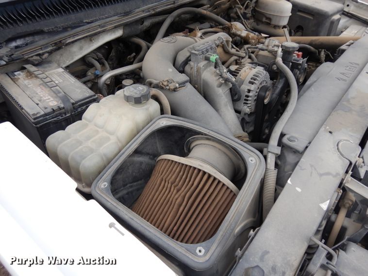 image for item GY9175 2006 Chevrolet Silverado 2500HD Crew Cab truck chassis