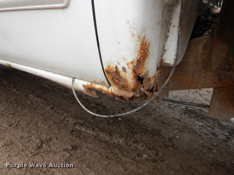 image for item GY9175 2006 Chevrolet Silverado 2500HD Crew Cab truck chassis