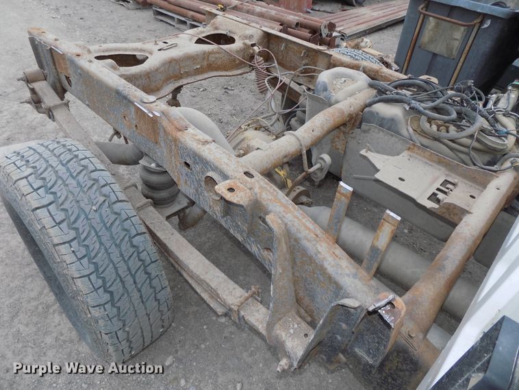 image for item GY9175 2006 Chevrolet Silverado 2500HD Crew Cab truck chassis