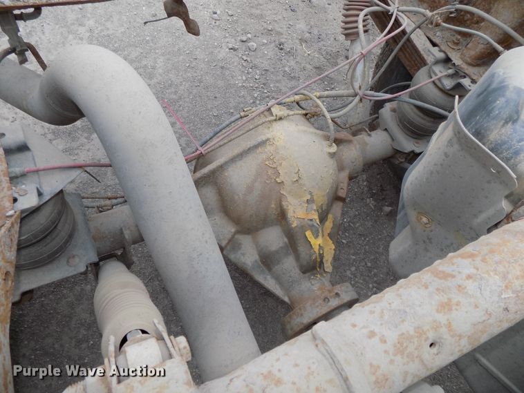 image for item GY9175 2006 Chevrolet Silverado 2500HD Crew Cab truck chassis