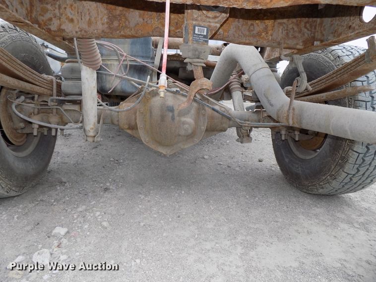 image for item GY9175 2006 Chevrolet Silverado 2500HD Crew Cab truck chassis