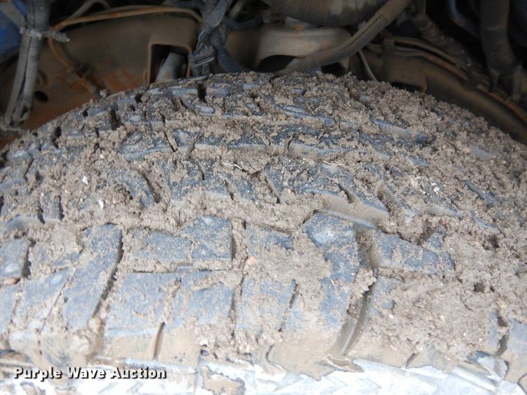 image for item GY9175 2006 Chevrolet Silverado 2500HD Crew Cab truck chassis