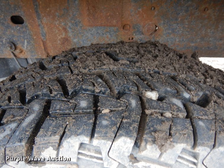 image for item GY9175 2006 Chevrolet Silverado 2500HD Crew Cab truck chassis