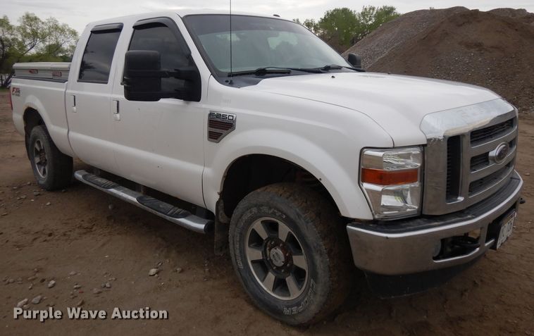 image for item GY9180 2010 Ford F250 Super Duty  Crew Cab pickup truck