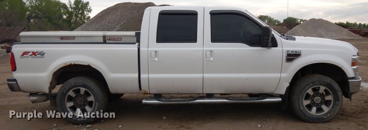 image for item GY9180 2010 Ford F250 Super Duty  Crew Cab pickup truck