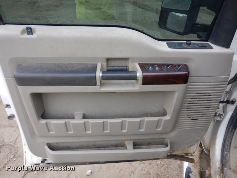 image for item GY9180 2010 Ford F250 Super Duty  Crew Cab pickup truck