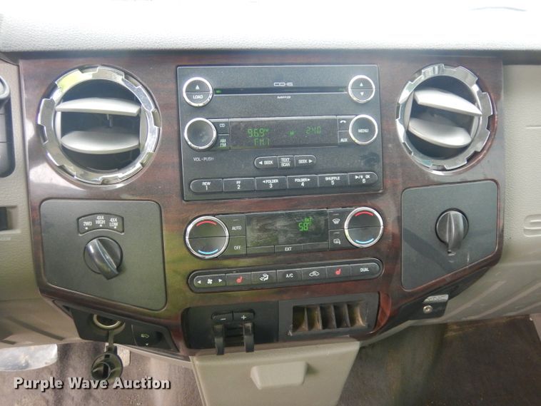 image for item GY9180 2010 Ford F250 Super Duty  Crew Cab pickup truck