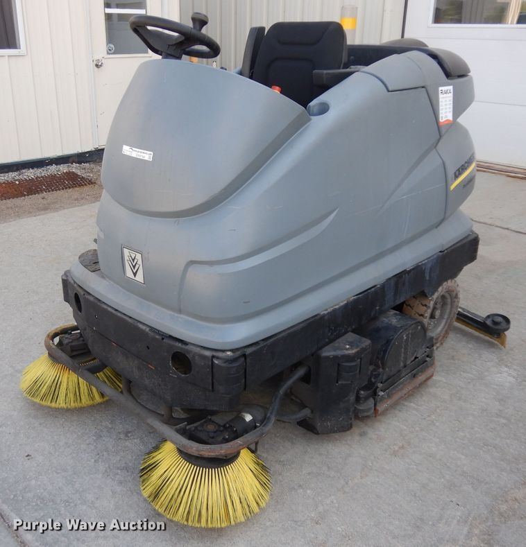 image for item GY9194 2014 Karcher BR120/250R floor scrubber