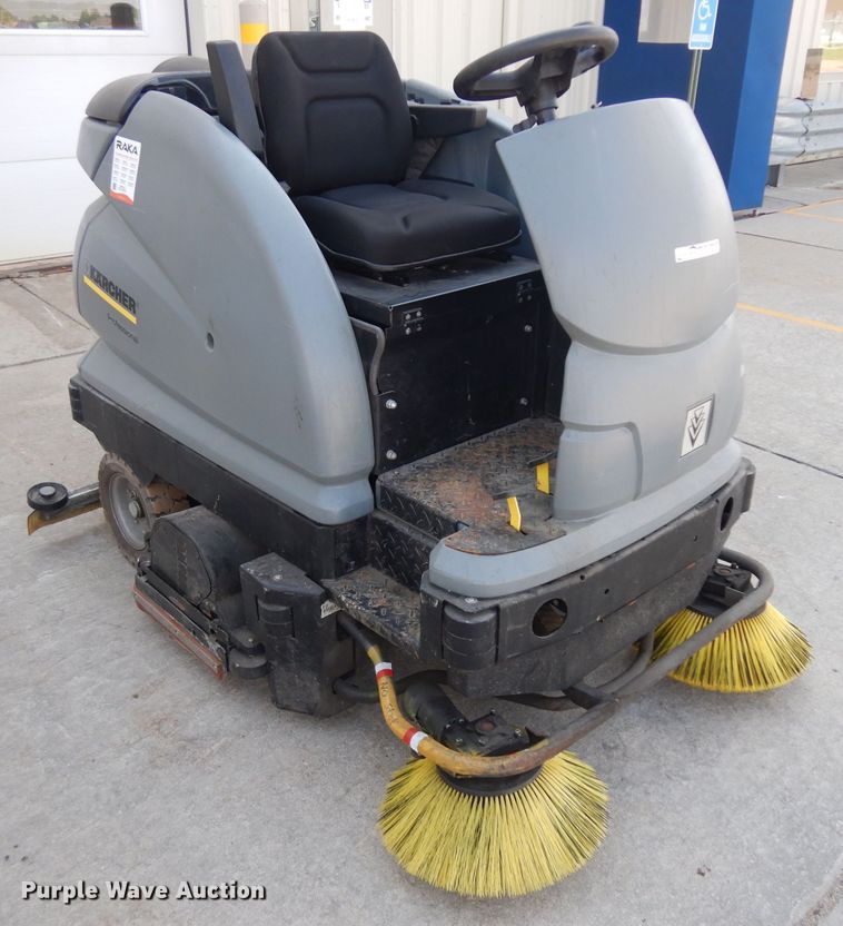 image for item GY9194 2014 Karcher BR120/250R floor scrubber