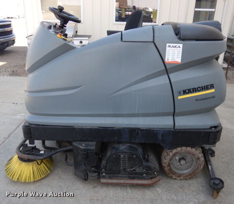 image for item GY9194 2014 Karcher BR120/250R floor scrubber