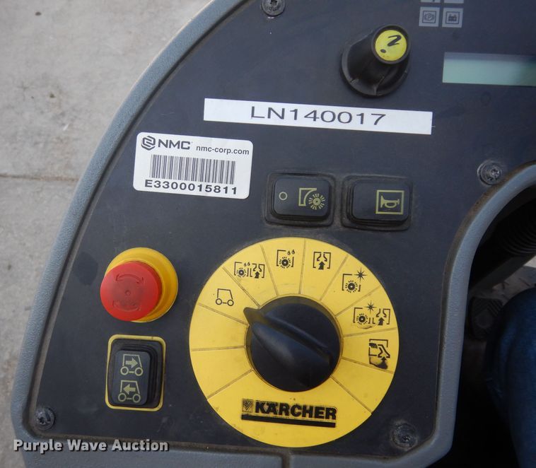 image for item GY9194 2014 Karcher BR120/250R floor scrubber