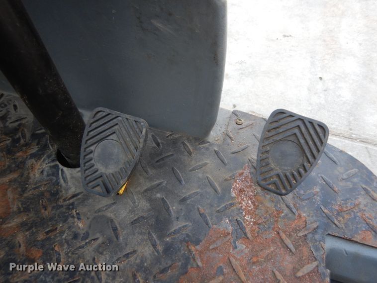 image for item GY9194 2014 Karcher BR120/250R floor scrubber