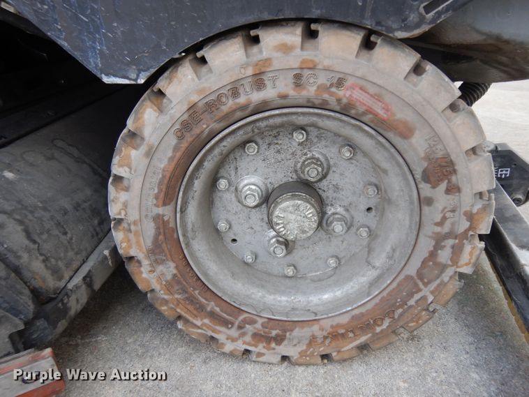 image for item GY9194 2014 Karcher BR120/250R floor scrubber