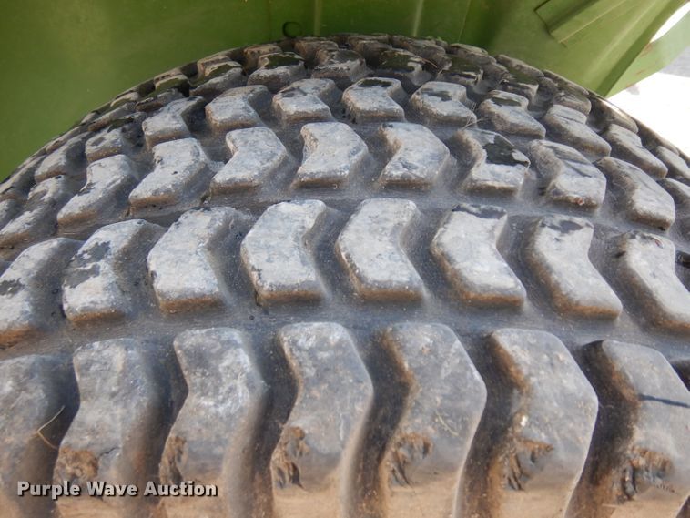 image for item GY9198 John Deere 650 tractor