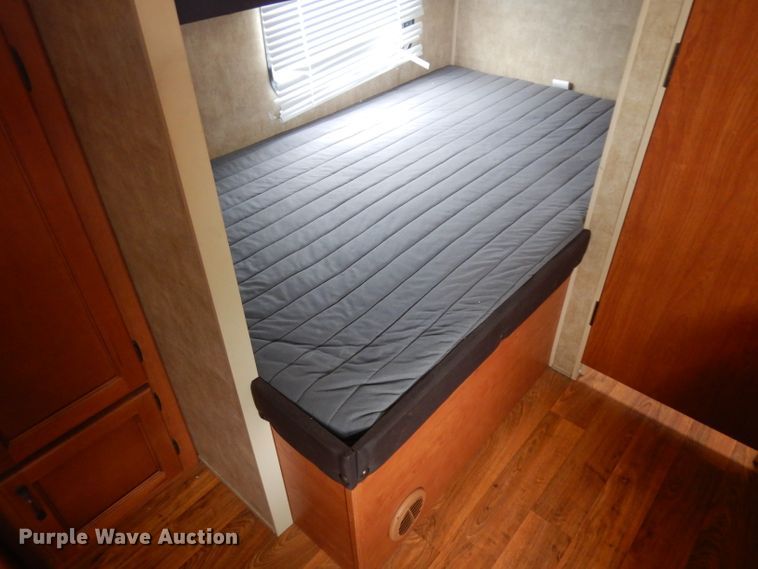 image for item GY9201 2013 Forest River Patriot  camper