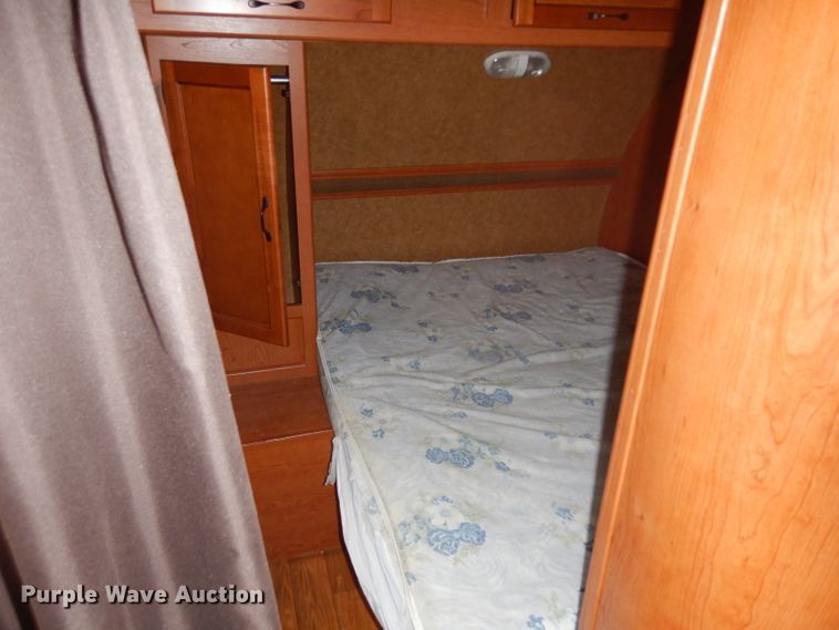 image for item GY9201 2013 Forest River Patriot  camper