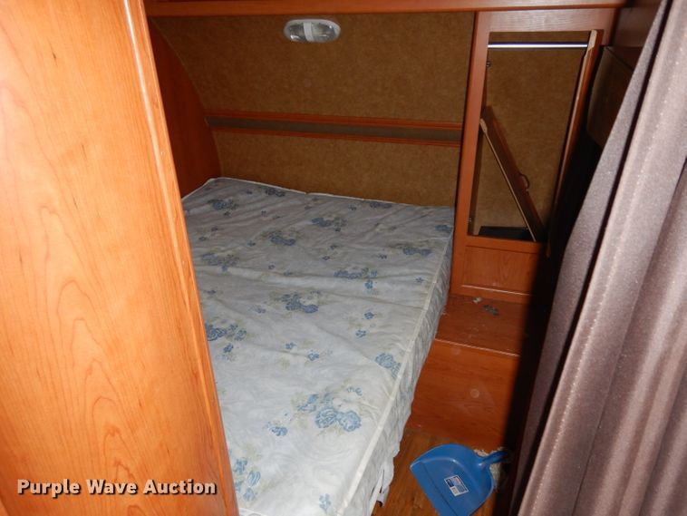 image for item GY9201 2013 Forest River Patriot  camper