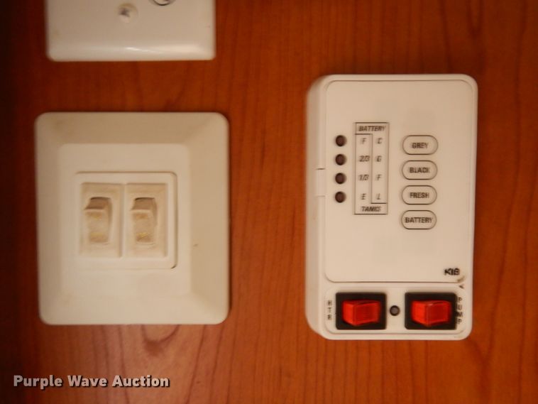 image for item GY9201 2013 Forest River Patriot  camper