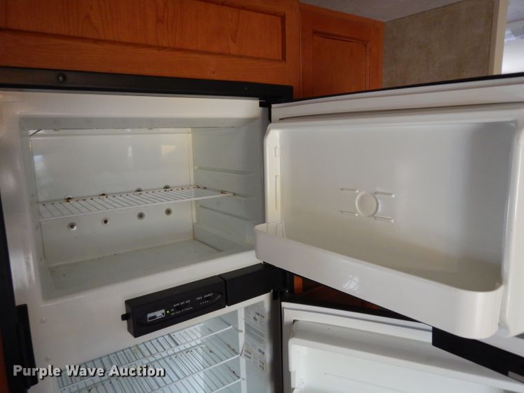 image for item GY9201 2013 Forest River Patriot  camper