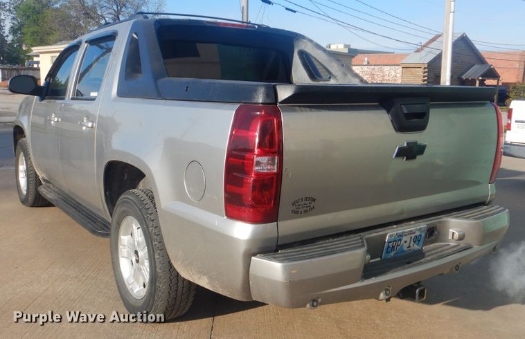 image for item GY9766 2008 Chevrolet Avalanche  Crew Cab pickup truck