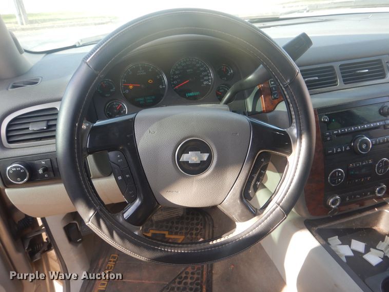 image for item GY9766 2008 Chevrolet Avalanche  Crew Cab pickup truck