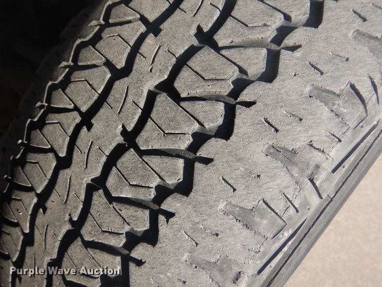 image for item GY9766 2008 Chevrolet Avalanche  Crew Cab pickup truck