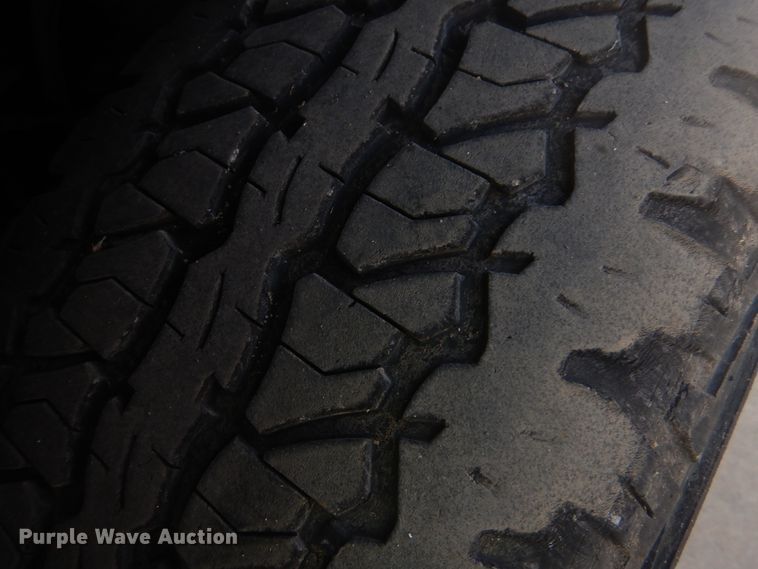 image for item GY9766 2008 Chevrolet Avalanche  Crew Cab pickup truck