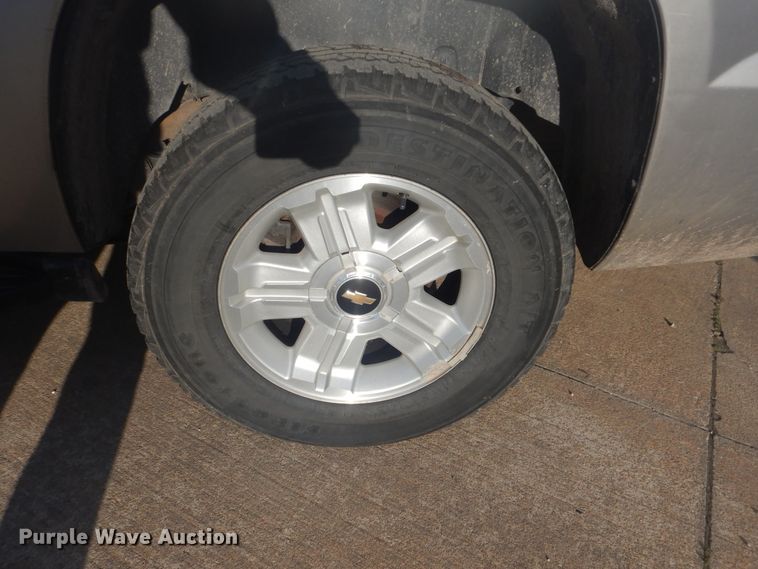 image for item GY9766 2008 Chevrolet Avalanche  Crew Cab pickup truck