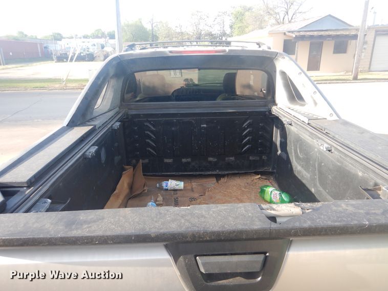 image for item GY9766 2008 Chevrolet Avalanche  Crew Cab pickup truck