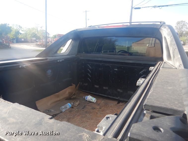 image for item GY9766 2008 Chevrolet Avalanche  Crew Cab pickup truck