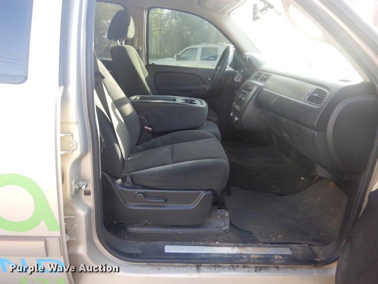 image for item GY9767 2007 Chevrolet Avalanche  Crew Cab pickup truck