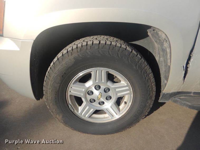 image for item GY9767 2007 Chevrolet Avalanche  Crew Cab pickup truck