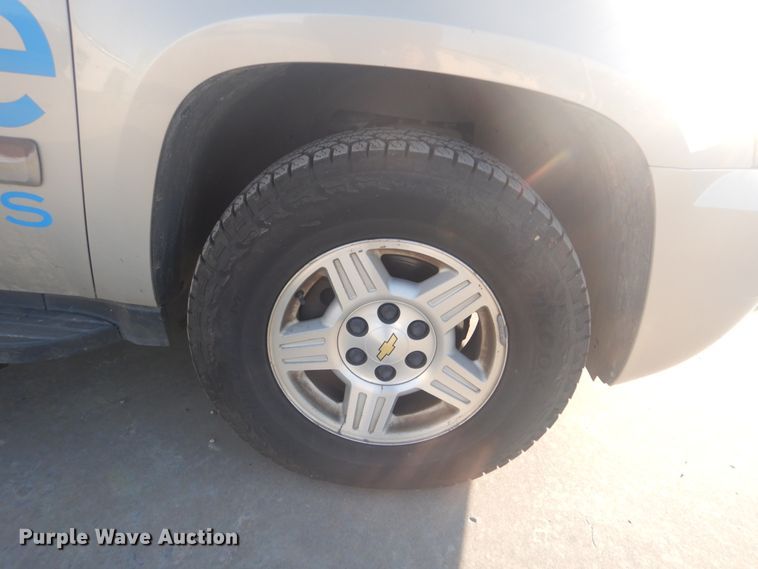 image for item GY9767 2007 Chevrolet Avalanche  Crew Cab pickup truck