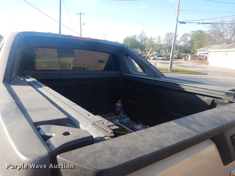 image for item GY9767 2007 Chevrolet Avalanche  Crew Cab pickup truck