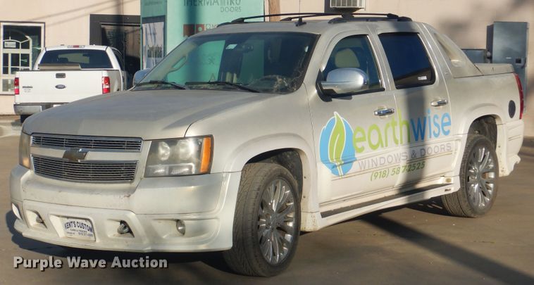 image for item GY9768 2007 Chevrolet Avalanche  Crew Cab pickup truck