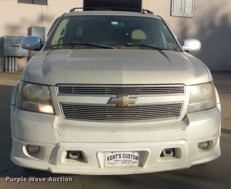 image for item GY9768 2007 Chevrolet Avalanche  Crew Cab pickup truck