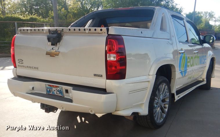 image for item GY9768 2007 Chevrolet Avalanche  Crew Cab pickup truck