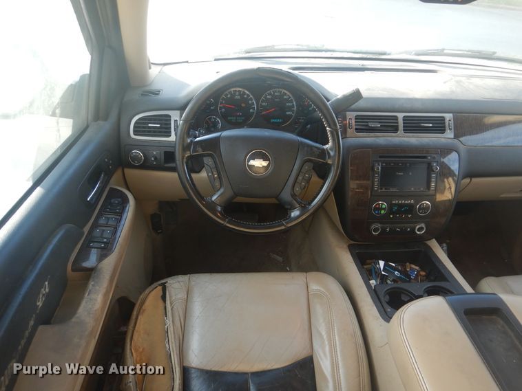 image for item GY9768 2007 Chevrolet Avalanche  Crew Cab pickup truck