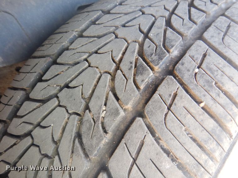 image for item GY9768 2007 Chevrolet Avalanche  Crew Cab pickup truck