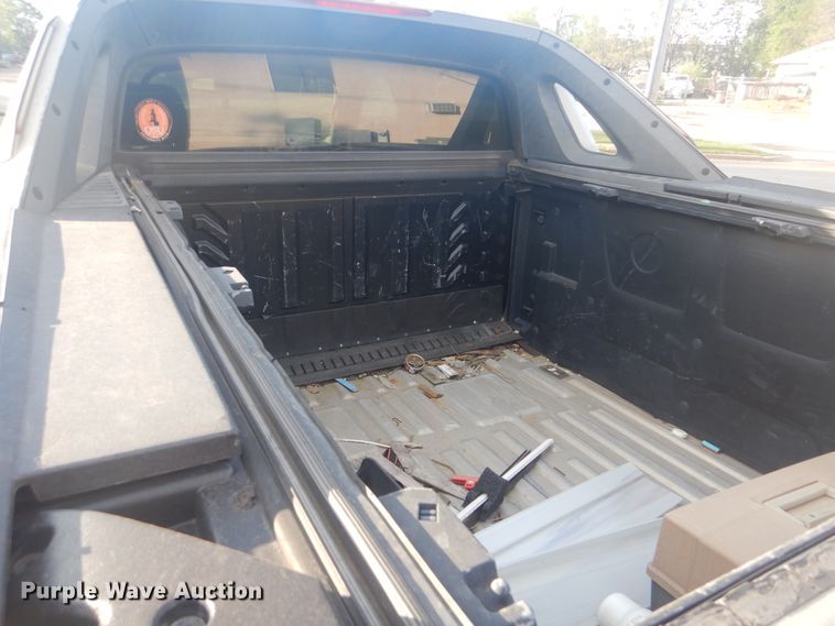 image for item GY9768 2007 Chevrolet Avalanche  Crew Cab pickup truck