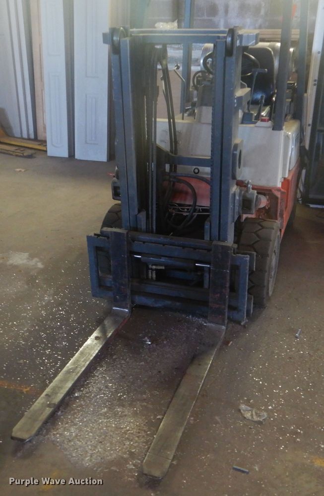 image for item GY9769 Nissan Optimum forklift