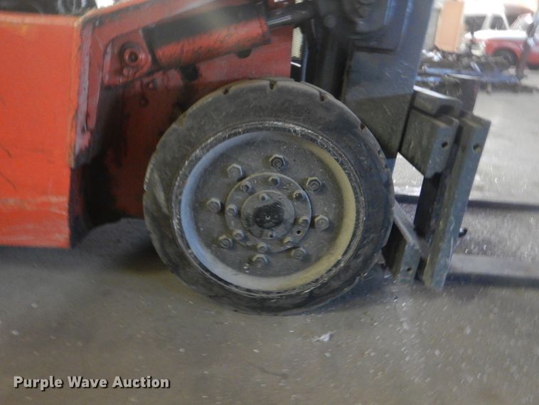 image for item GY9769 Nissan Optimum forklift